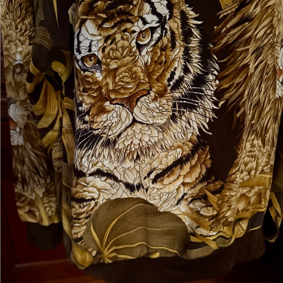 Vintage Salvadore Ferragamo 100% Silk Lion Tiger Blouse M RARE - Picture 3 of 13